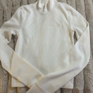 New w/out tags American Eagle Outfitters Cream Turtleneck Sweater
